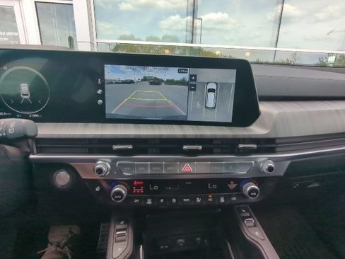 Certified 2024 Kia Telluride SX Prestige w/ Towing Package AWD/4WD image 11