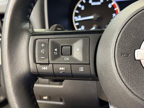 Used 2023 Nissan Rogue SV w/ SV Premium Package image 32