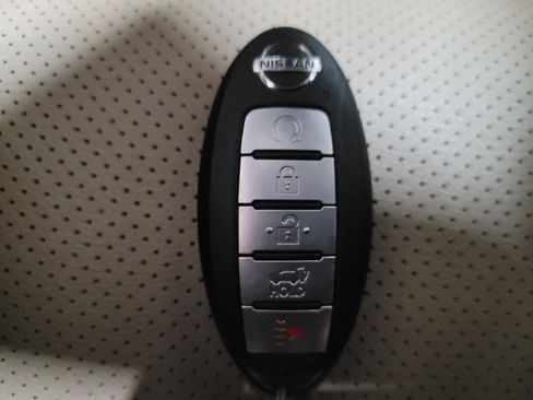 Used 2020 Nissan Rogue SL w/ Premium Package image 32