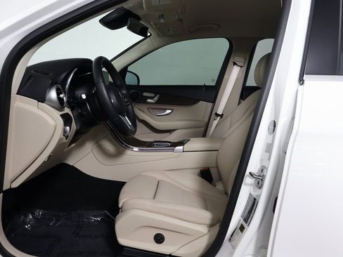 Certified 2022 Mercedes-Benz GLC 300 image 10