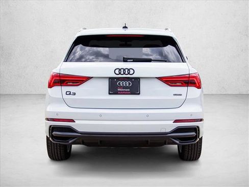 Used 2022 Audi Q3 2.0T Premium Plus w/ Premium Plus Package AWD/4WD image 6