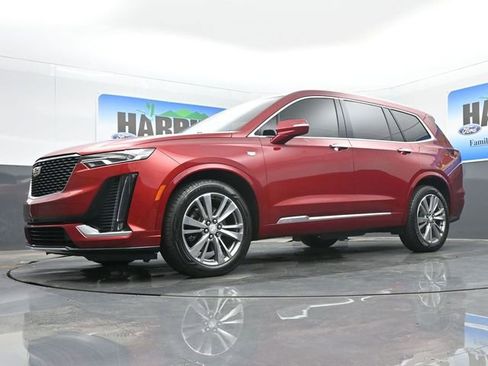 Used 2022 Cadillac XT6 Premium Luxury w/ Technology Package FWD image 22