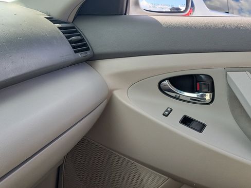 Used 2009 Toyota Camry LE FWD image 27