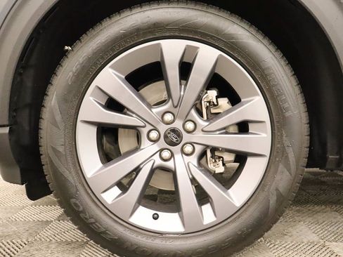 Used 2023 Ford Explorer XLT w/ Equipment Group 202A RWD image 6