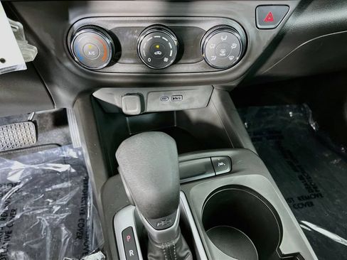 Used 2024 Chevrolet Trax LS w/ Driver Confidence Package FWD image 22