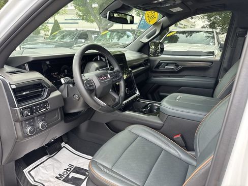 Certified 2025 GMC Yukon XL AT4 w/ LPO, Floor Liner Package AWD/4WD image 13