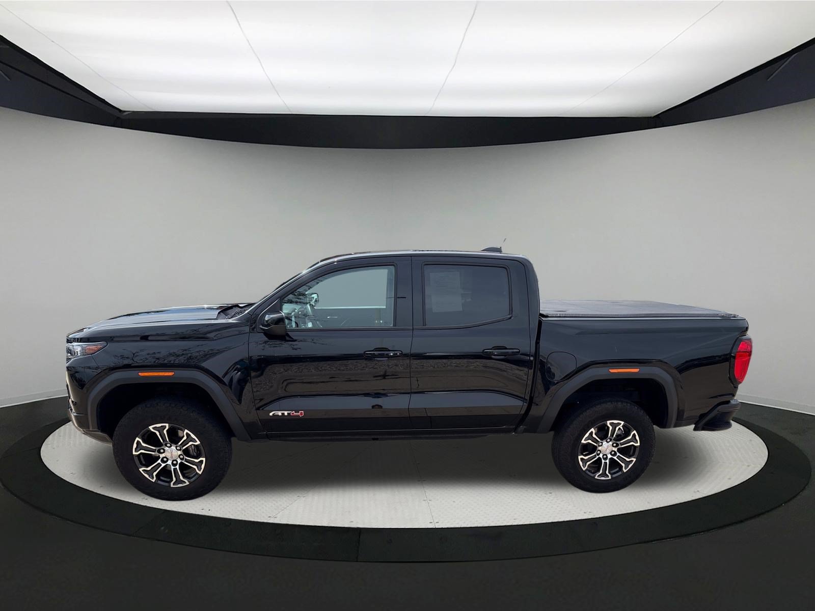 Used 2024 GMC Canyon AT4 AWD/4WD image 4