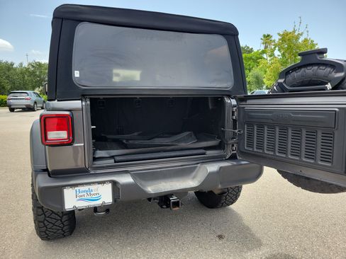 Used 2019 Jeep Wrangler Unlimited Sport S AWD/4WD image 7