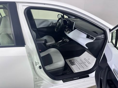 Used 2023 Toyota Corolla SE image 10