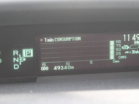 Used 2015 Toyota Prius Four FWD image 34