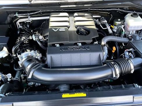 Used 2021 Nissan Frontier PRO-4X w/ Pro-4x Utility Package AWD/4WD image 30