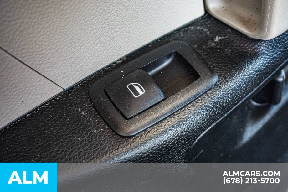 Used 2022 Chrysler Voyager LX FWD image 34