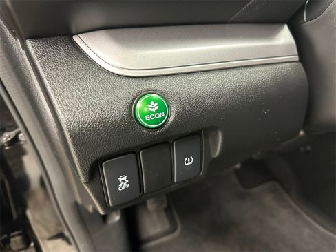 Used 2015 Honda CR-V LX image 17