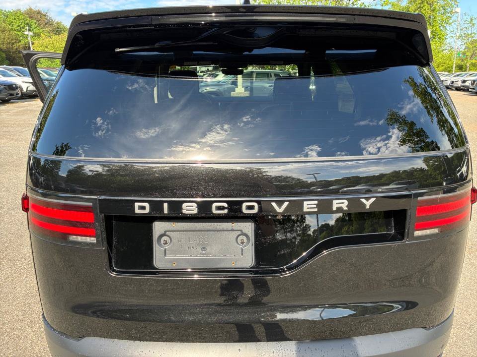 Certified 2025 Land Rover Discovery S AWD/4WD image 14