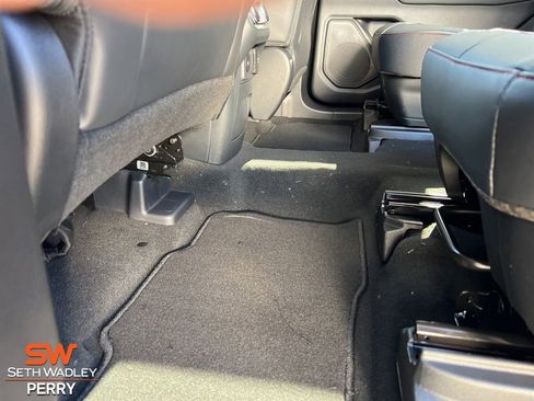 New 2025 Ford Explorer ST-Line w/ Premium Package image 12