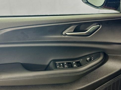 New 2025 Jeep Grand Cherokee Altitude image 17