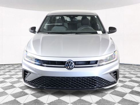 Used 2025 Volkswagen Jetta Sport image 14