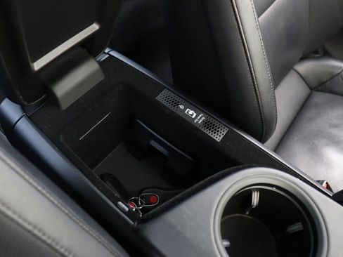 Used 2020 Porsche Taycan 4S image 57