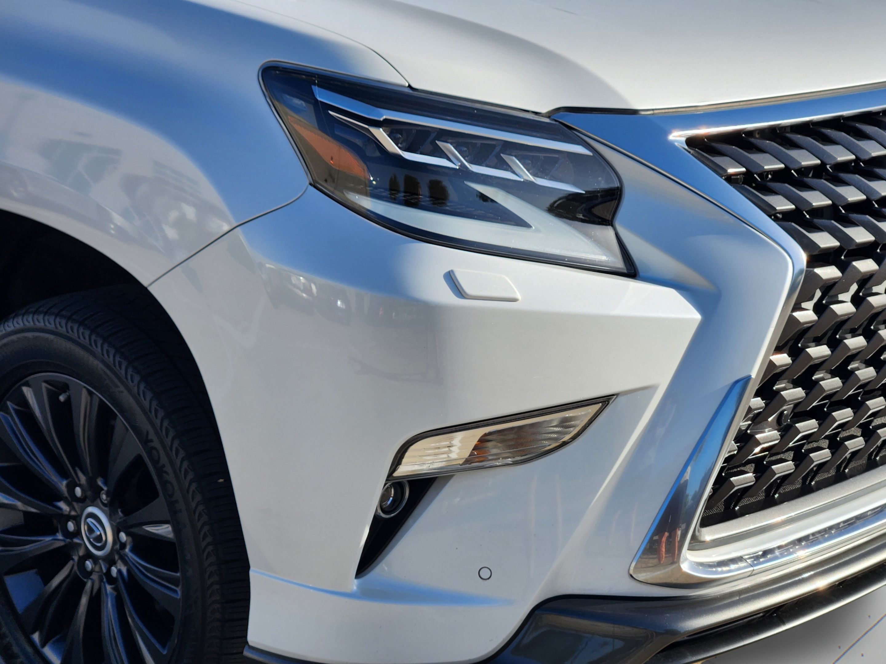 Used 2022 Lexus GX 460 Premium w/ Accessory Package AWD/4WD image 36