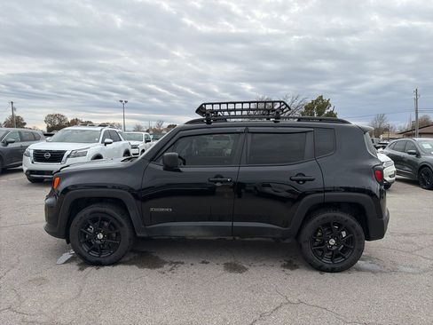 Used 2023 Jeep Renegade Latitude w/ Sun & Fun Group image 8