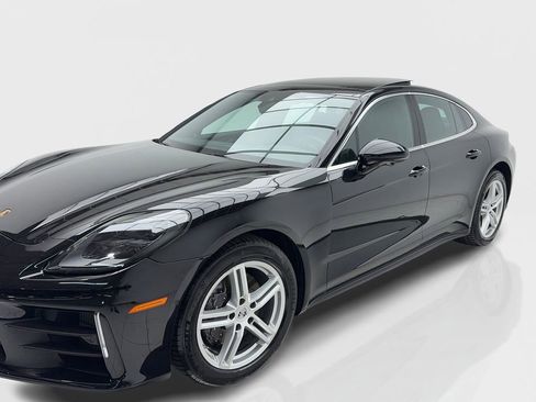 Used 2025 Porsche Panamera w/ Premium Package image 3