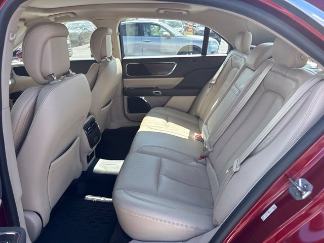 Used 2017 Lincoln Continental Select w/ Climate Package AWD/4WD image 9