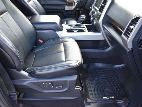 Used 2018 Ford F150 Lariat w/ Equipment Group 502A Luxury AWD/4WD image 29