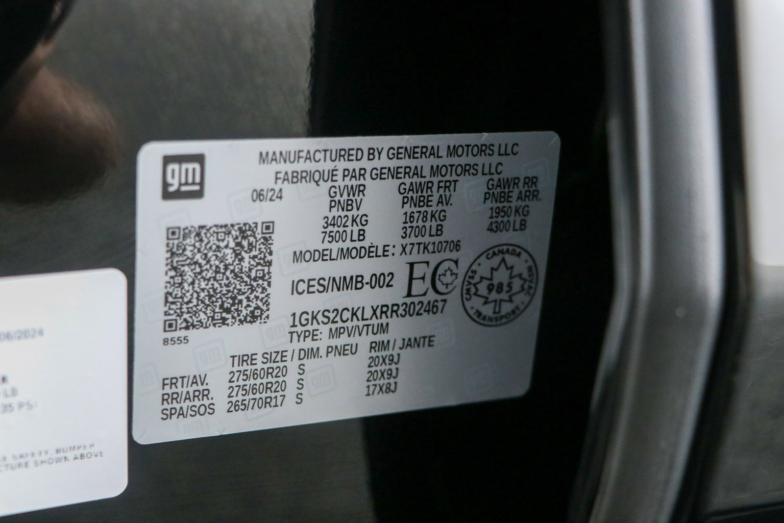 Used 2024 GMC Yukon AT4 w/ Technology Package AWD/4WD image 39