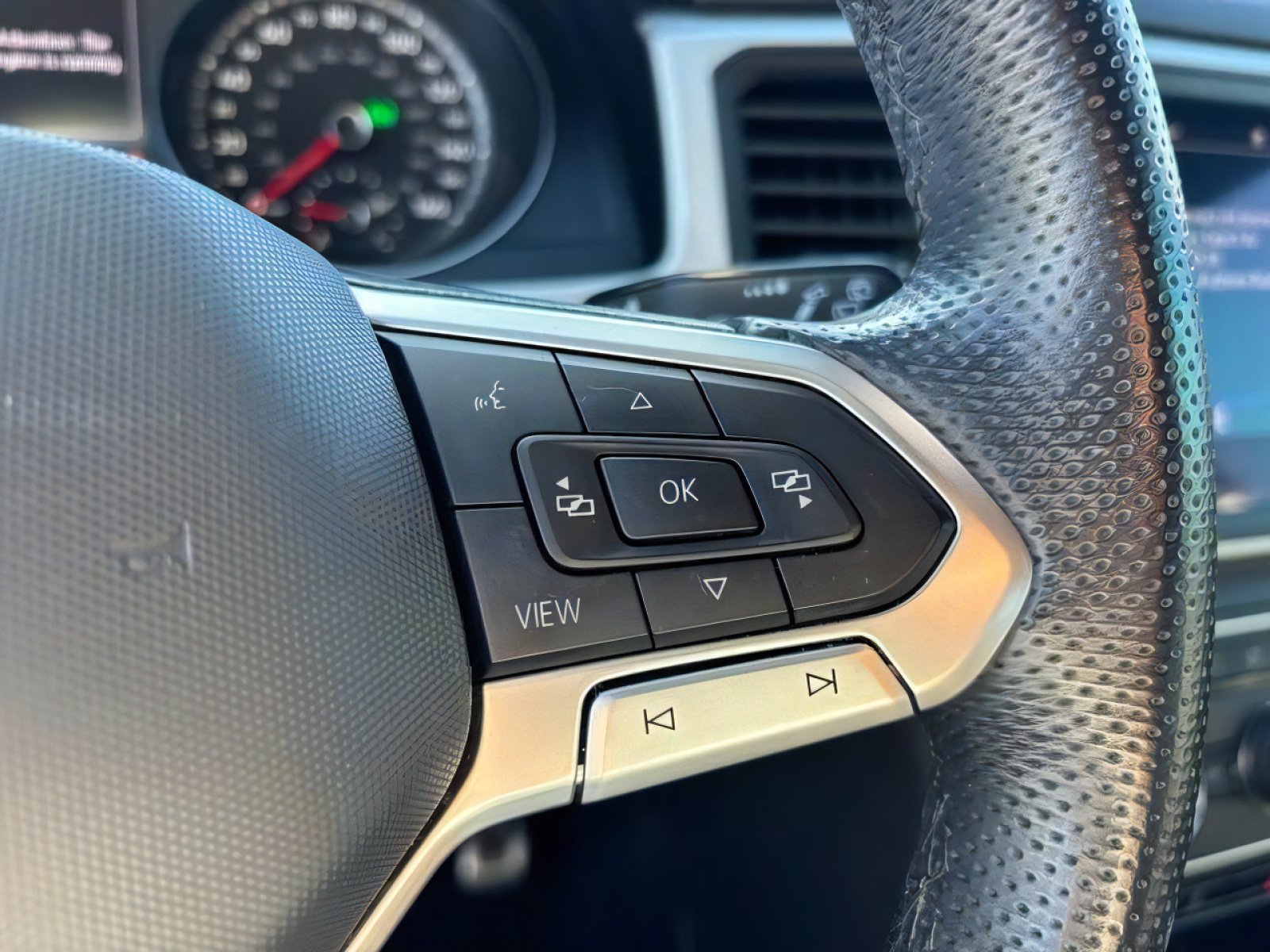 Used 2021 Volkswagen Atlas Cross Sport SE w/ Panoramic Sunroof Package AWD/4WD image 23