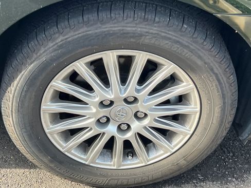 Used 2011 Toyota Camry LE image 12