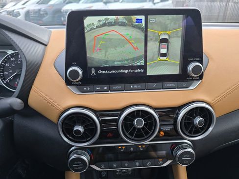 Used 2024 Nissan Sentra SV w/ SV Premium Package image 6