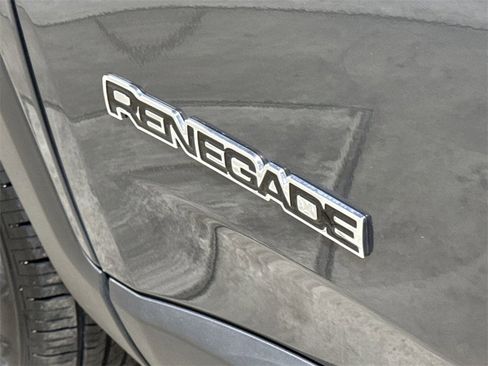 Used 2022 Jeep Renegade Latitude image 27