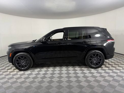 Used 2023 Jeep Grand Cherokee Summit w/ High Altitude Package AWD/4WD image 10