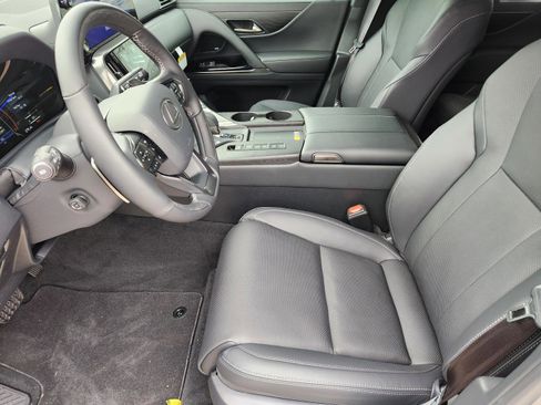 New 2026 Lexus LX 700h Luxury image 5