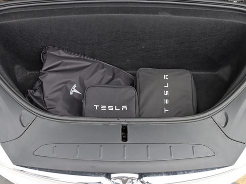 Used 2018 Tesla Model X 100D AWD/4WD image 38