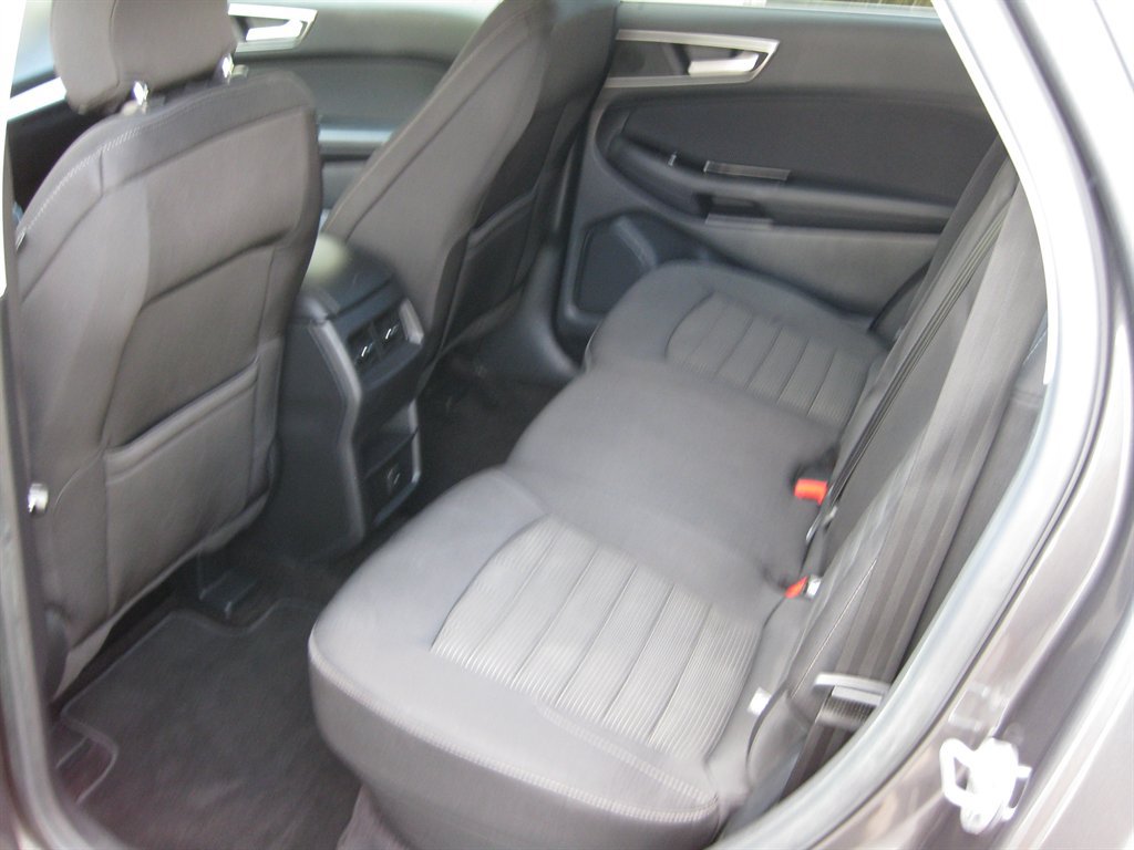 Used 2016 Ford Edge SEL AWD/4WD image 25