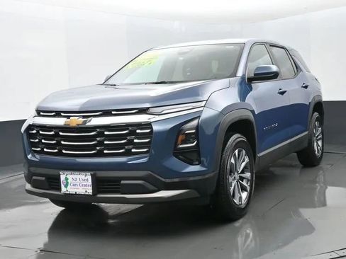 Used 2025 Chevrolet Equinox LT image 1