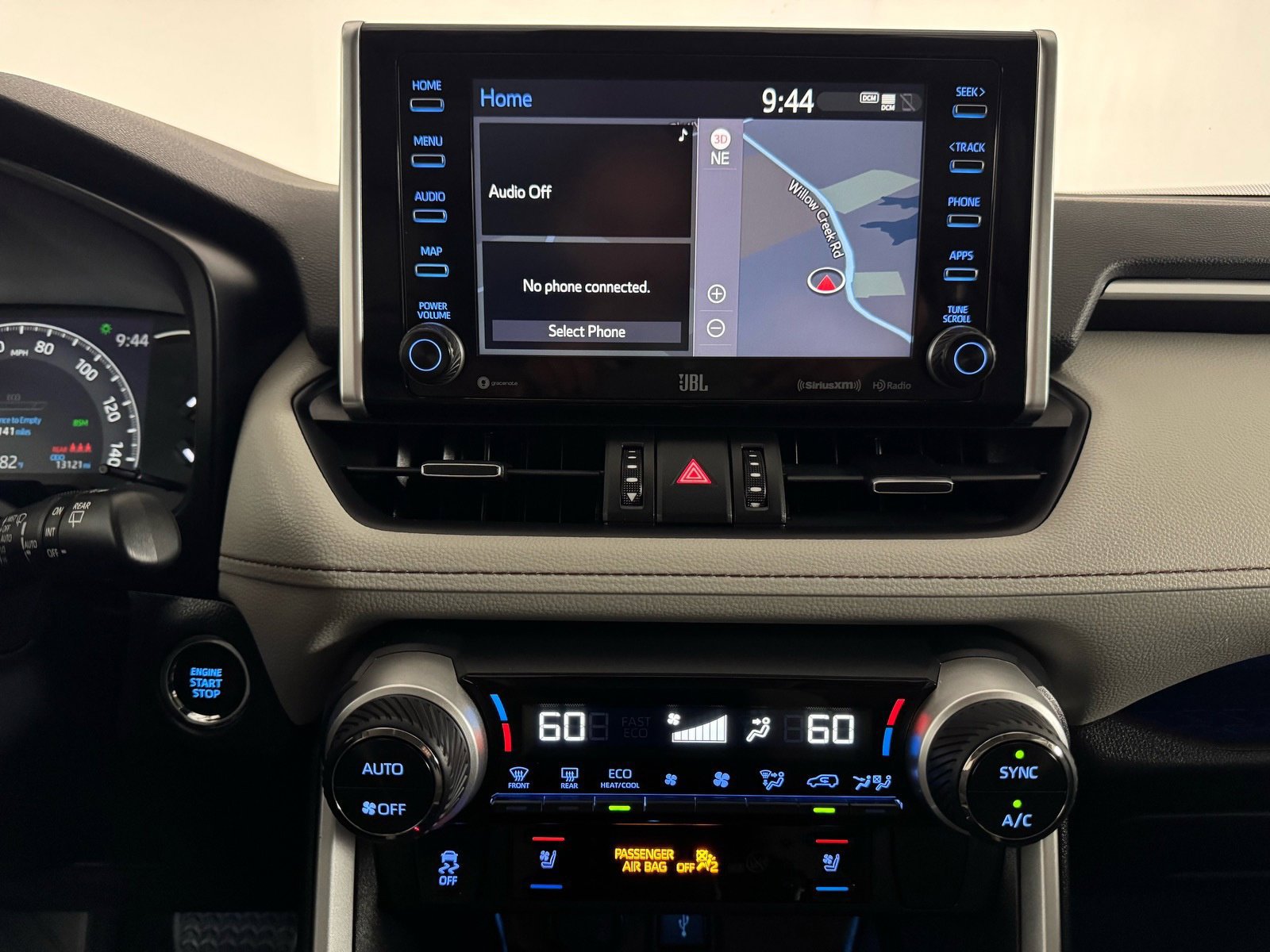 Used 2020 Toyota RAV4 Limited FWD image 27