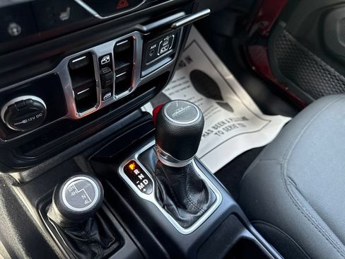 Used 2021 Jeep Gladiator Sport AWD/4WD image 34
