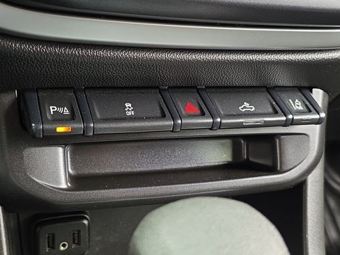 Used 2022 Chevrolet Colorado LT w/ Fleet Safety Package RWD image 19