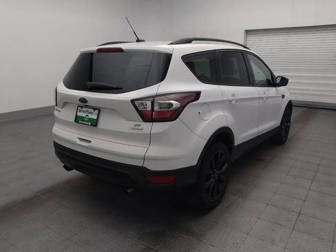 Used 2017 Ford Escape SE w/ Equipment Group 201A FWD image 9