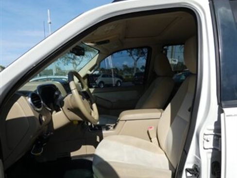 Used 2010 Ford Explorer Sport Trac XLT image 41