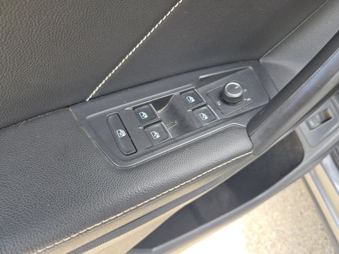 Used 2022 Volkswagen Tiguan SE R-Line FWD image 13