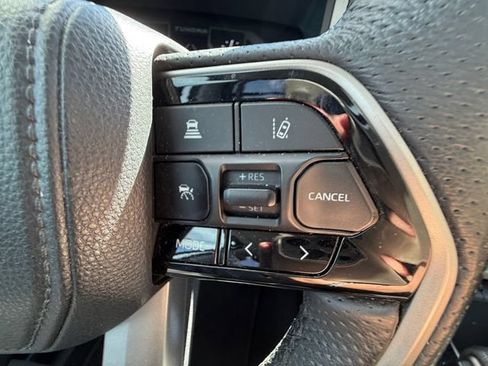 Used 2022 Toyota Tundra Limited w/ Power Package AWD/4WD image 16