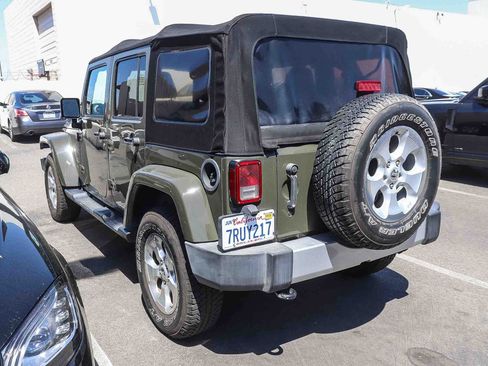 Used 2015 Jeep Wrangler Unlimited Sahara w/ Connectivity Group image 11