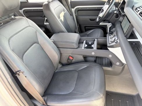 Used 2023 Land Rover Defender 110 SE image 19