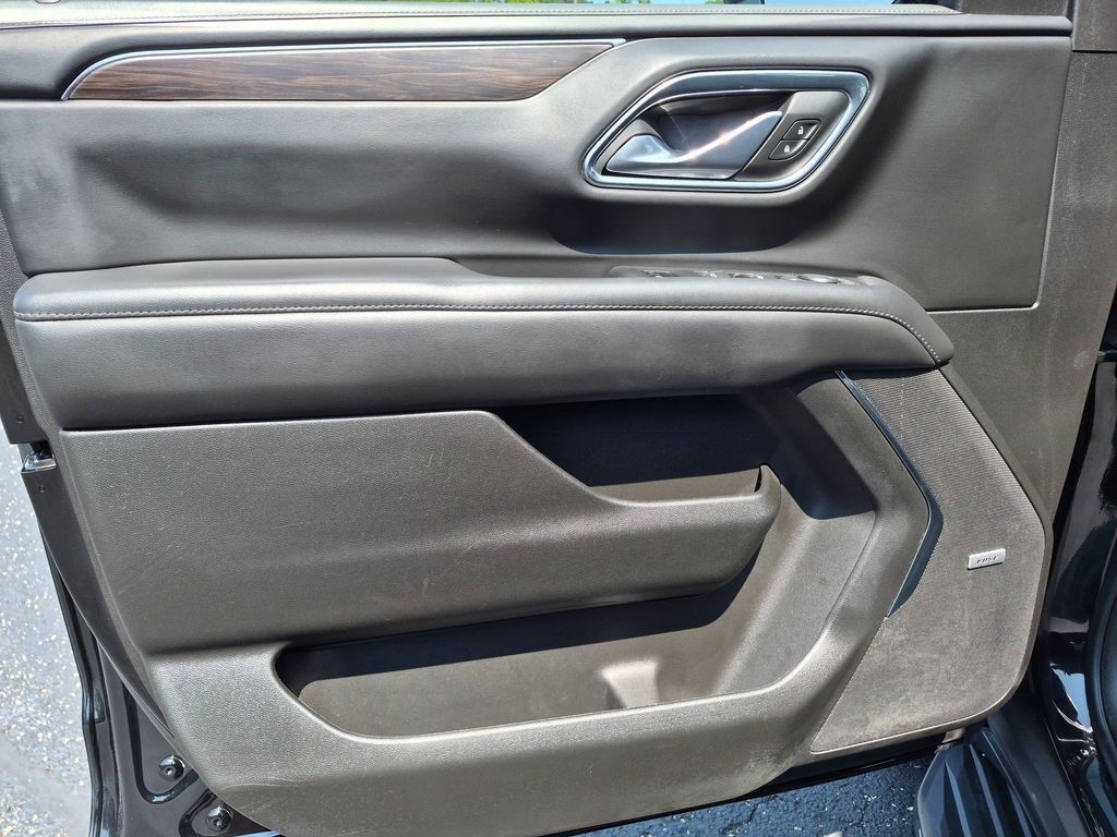 Used 2023 Chevrolet Tahoe LT AWD/4WD image 12