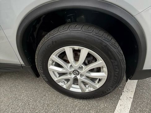Used 2018 Nissan Rogue SV AWD/4WD image 30