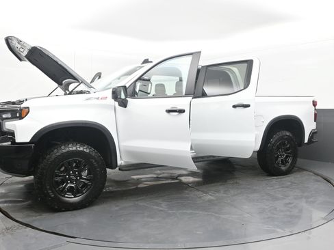 Used 2024 Chevrolet Silverado 1500 ZR2 w/ Technology Package AWD/4WD image 41