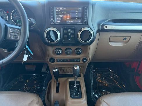 Used 2017 Jeep Wrangler Unlimited Sahara w/ Connectivity Group image 3